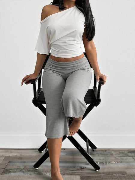 Boat-Neck Tee & Capri Pants Set